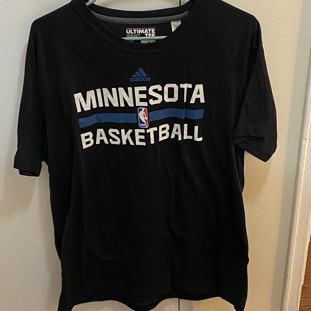 Adidas Minnesota Basketball t-shirt